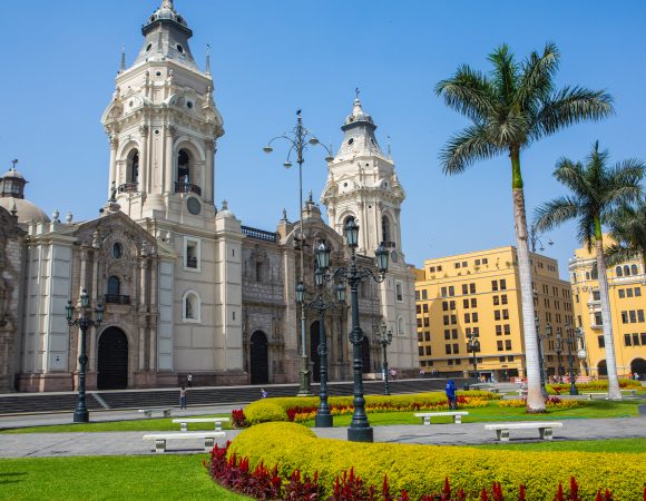 Tour en Perú 8 días: Arribo a Lima, Paracas, Ica, Nazca, Arribo a Cusco, Valle Sagrado, MachuPicchu, Montaña de Colores